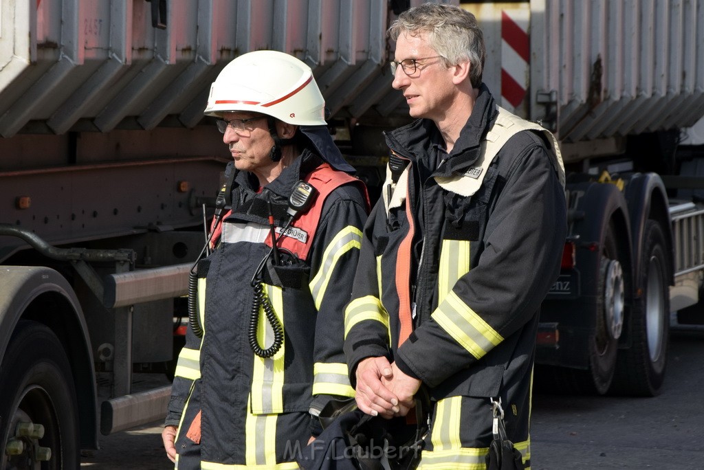 Feuer 2 Koeln Poll Siegburgerstr P089.JPG - Miklos Laubert